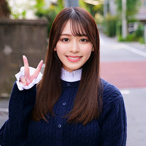 清楚な雰囲気漂うすみれさんの初々しい姿に心奪われる濃厚プライベート映像