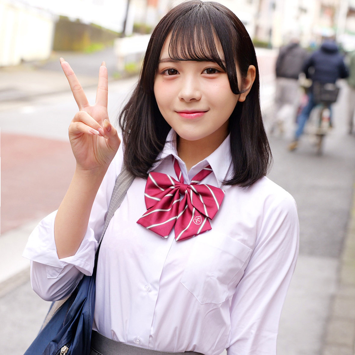 さくなちゃん 制服姿の女子校生が即ハメから中出しまで